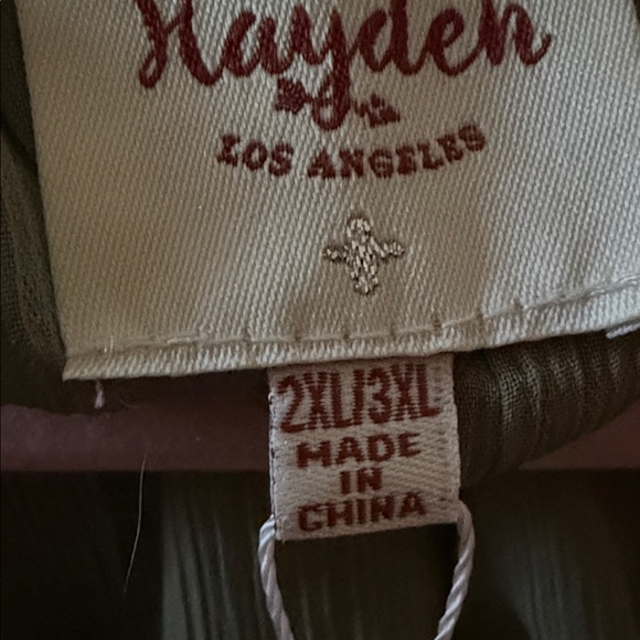 Hayden Los Angeles Green Sheer Floral Tie Neck Ruched Sleeves Top - Picture 7 of 7